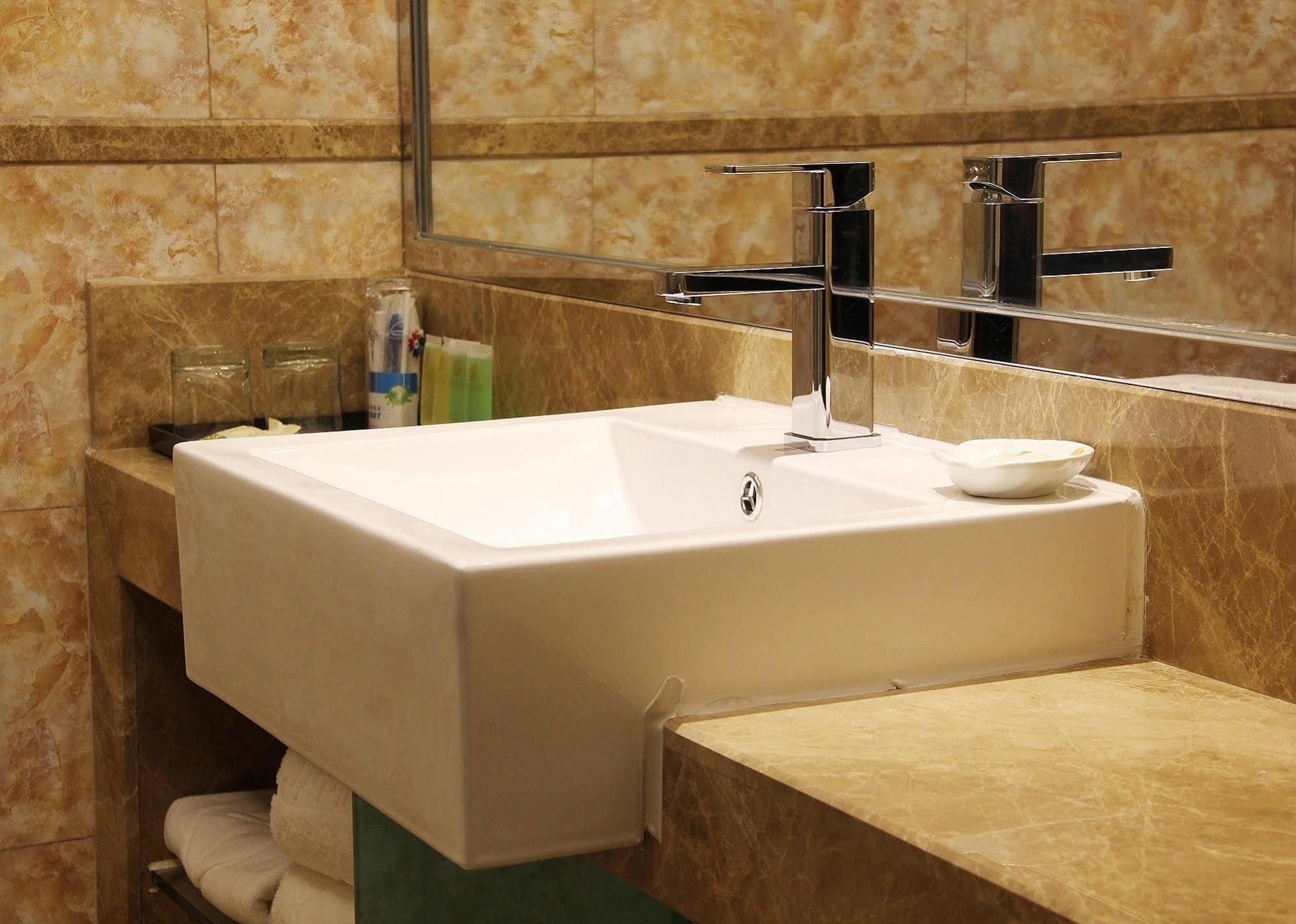 Zhuhai Platinum Holiday Hotel Ngoại thất bức ảnh
